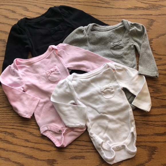 ⭐️ Newborn Long Sleeve Bodysuit 4 Piece Bundle - Picture 1 of 3